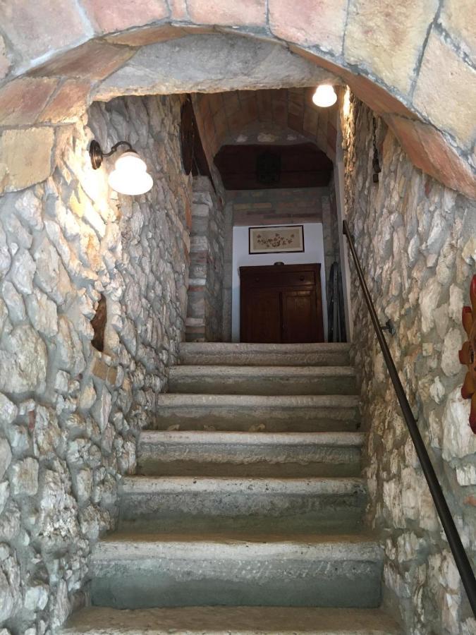 La Casetta Al Roccone Semproniano Exterior photo